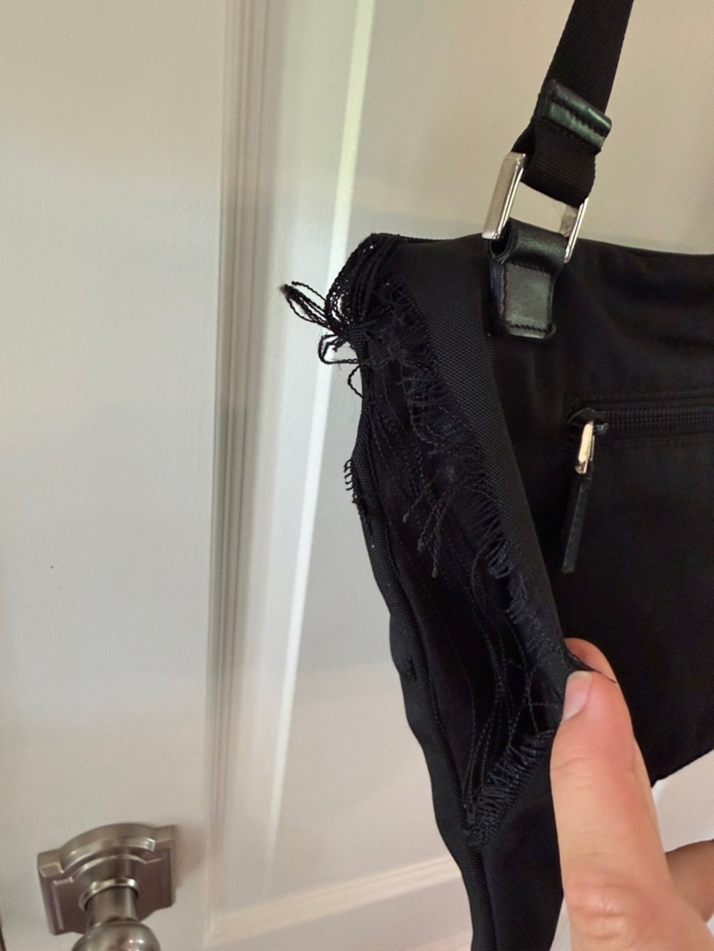 Authentic Gucci Nylon/Leather Messenger Shoulder Bag•Black•DAMAGED•See photos - Picture 10 of 15